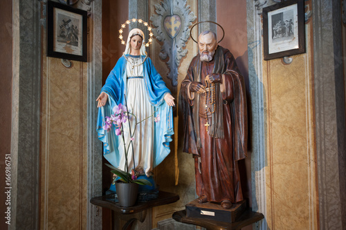 Maria und Padre Pio, Norditalien