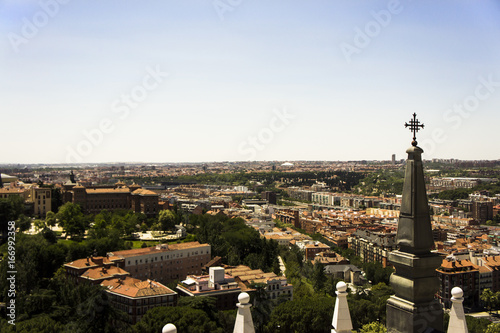 Paysage de la ville de Madrid en Espagne depuis le dôme de la Cathédrale de l'Almudena.