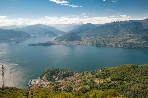 Verschiedene Blicke auf Lago Maggiore vom Sasso del Ferro © saumhuhn