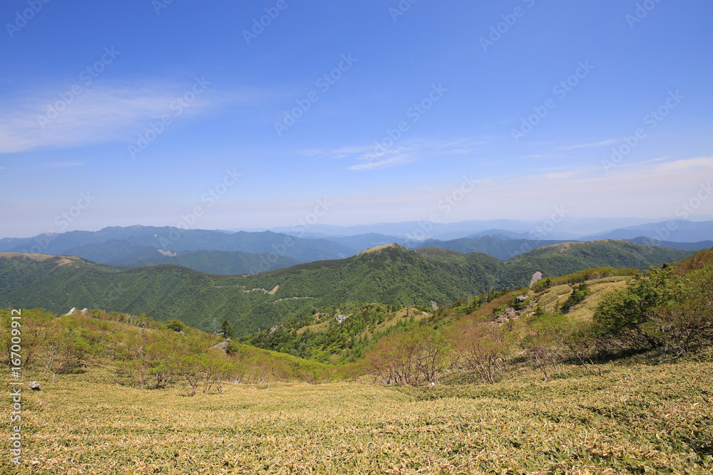 Fototapeta premium 徳島県 剣山山頂 山頂から見た風景