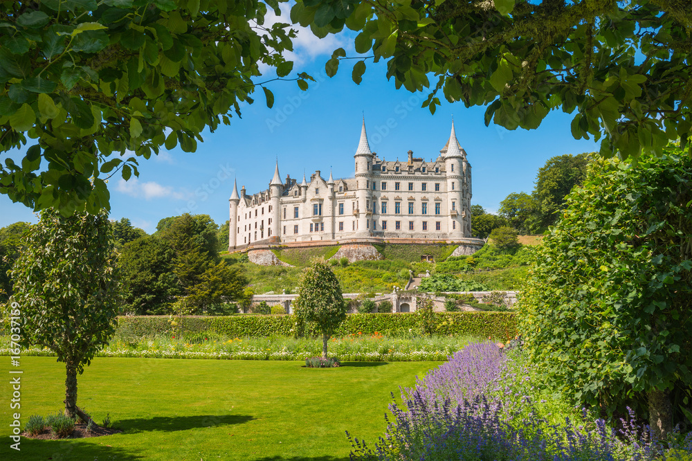 Daylight view of Dunrobin Castle - Scottish Highlands Daylight view of Dunrobin Castle - Scottish Highlands