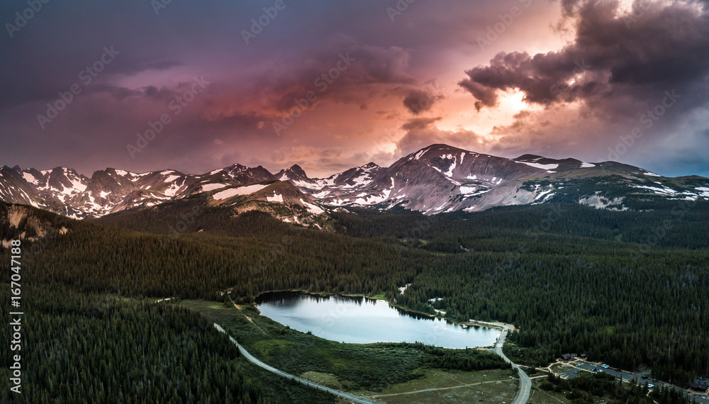 Fototapeta premium Brainard Lake Recreation Area Indian Peaks Colorado at Sunset