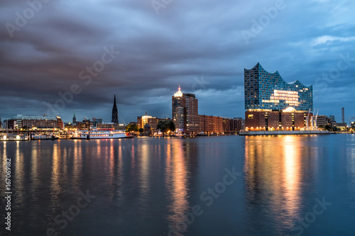 Night over the Hamburg Hafencity