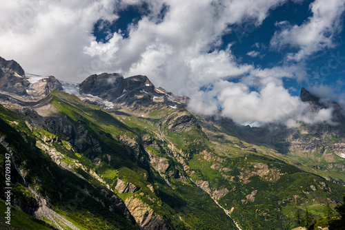 Durchs Urbachtal Richtung Gaulihütte, Berner Oberland photo