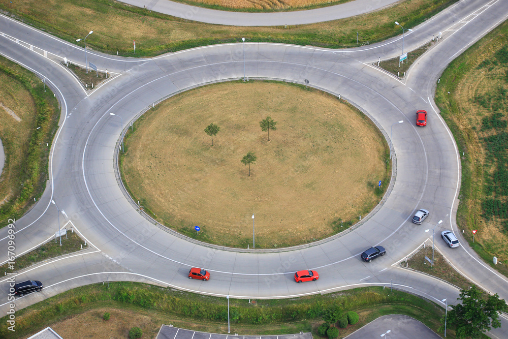 Kreisverkehr Straße Verkehr Kreuzung Transport Autos Luftbild