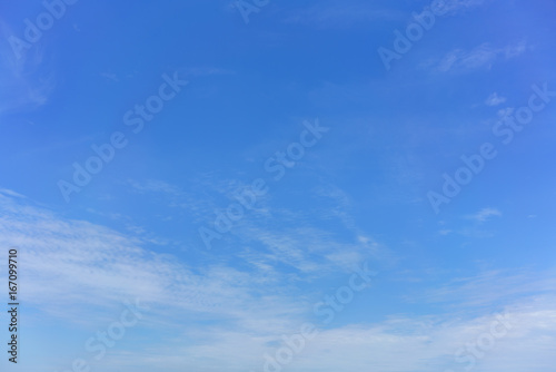 Fototapeta Naklejka Na Ścianę i Meble -  Beautiful white clouds and blue sky background