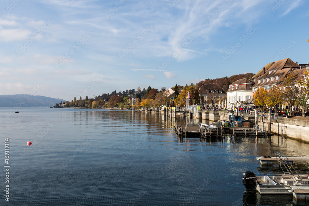 Uferpromenade Bodensee im Herbst