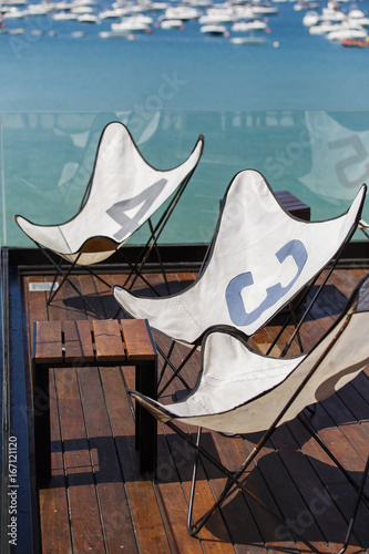 Photographie sunbeds on the terrace above the bay, donostia