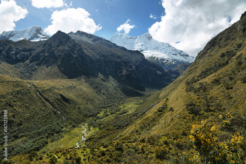 Shapraraju peak from Portachuelo pass, Peru