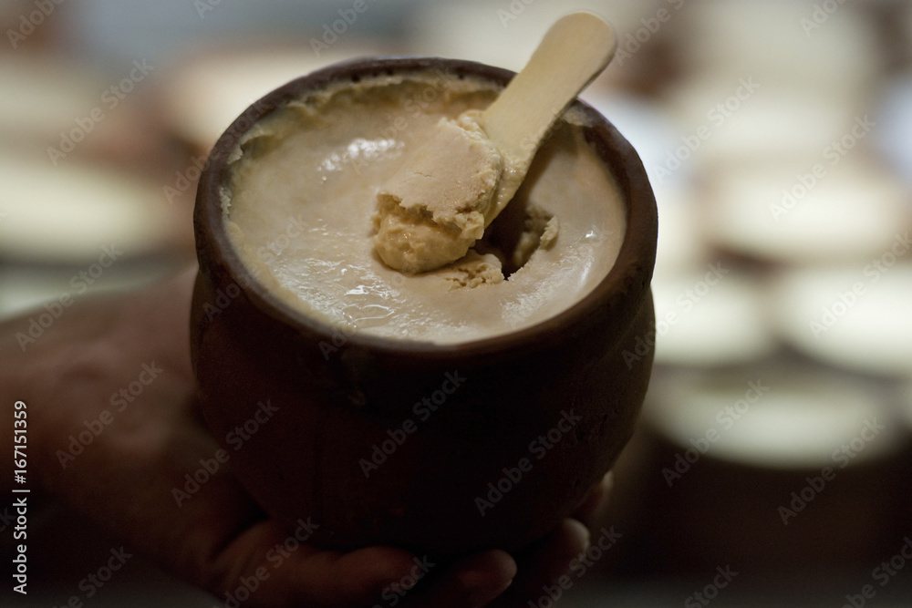 Indian Ice Cream, Kulfi served in earthen Pot - obrazy, fototapety, plakaty 