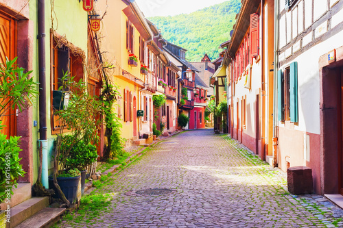 Fototapeta Naklejka Na Ścianę i Meble -  Colorful houses in picturesque street, Kaysersberg, Alsace, France