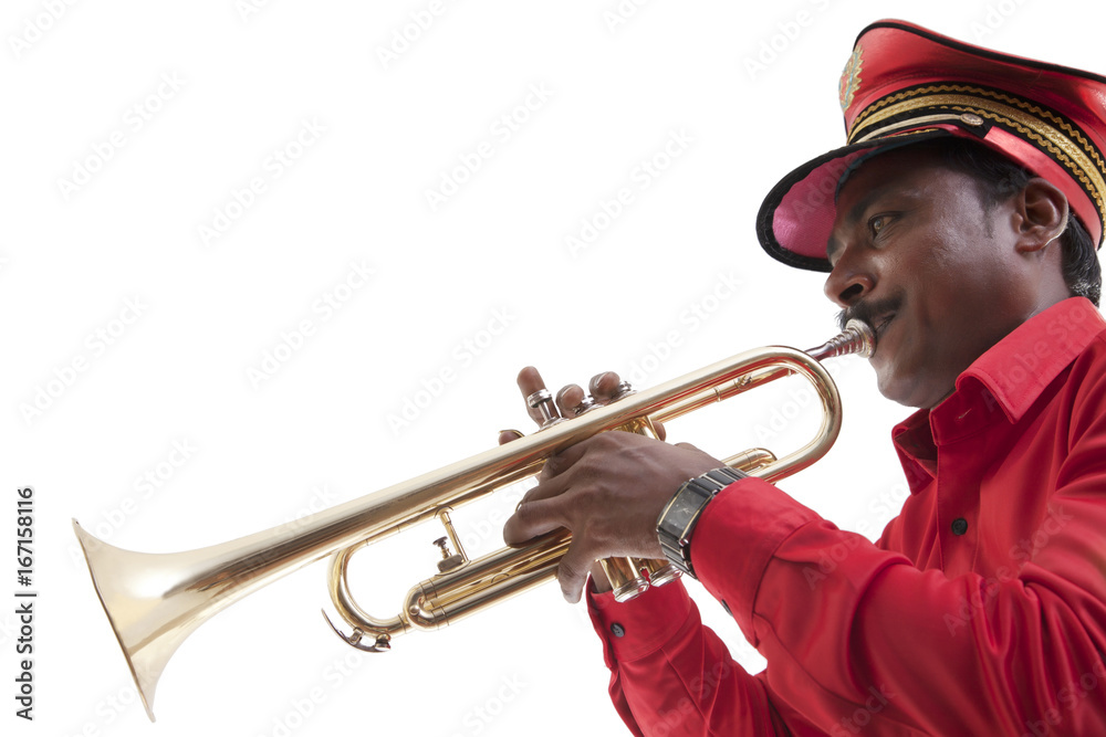 Obraz premium Bandmaster playing on a trumpet