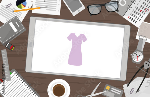 Schreibtisch mit Tablet - Kleid