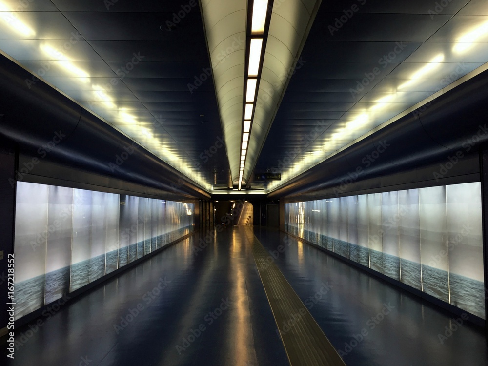 Obraz premium The way forward underground