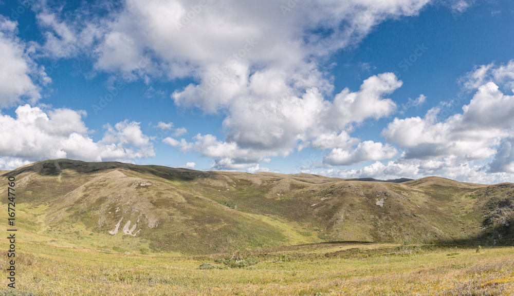 Landscape with beautiful clouds and mountain views.