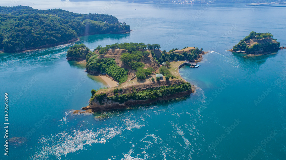 Fototapeta premium 能島(愛媛県今治市/しまなみ海道) 空撮