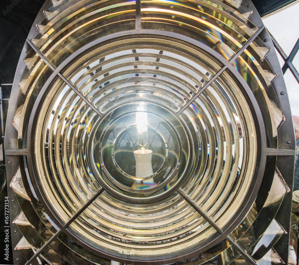 Obraz premium Lamp behind the lens