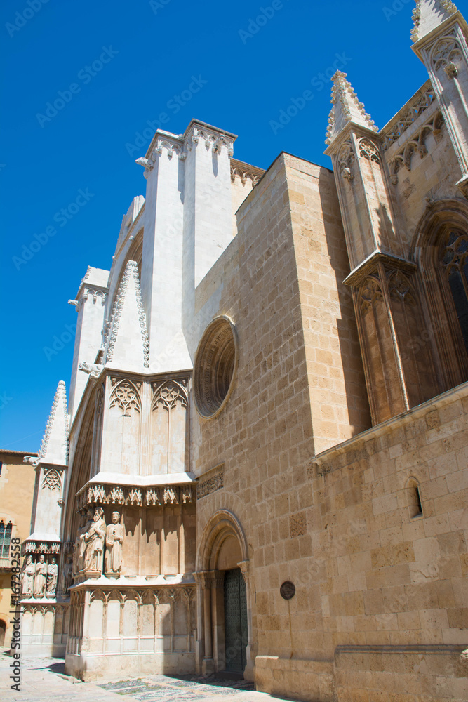 the facade of the сathedral in tarragona