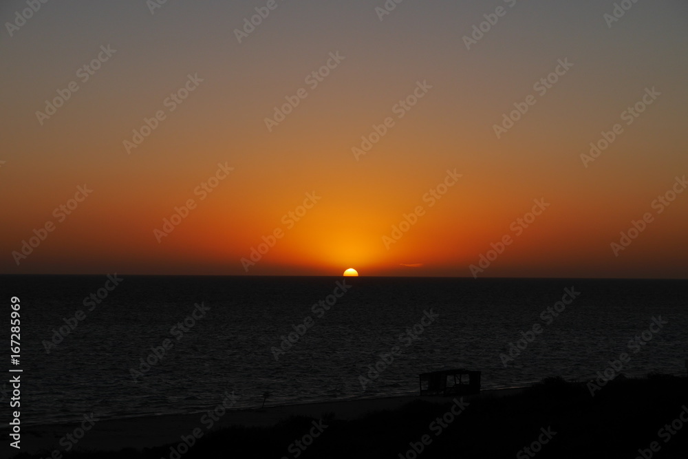 Naklejka premium Burning Sun