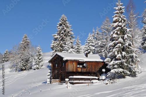 Winter Cabin  © Niki