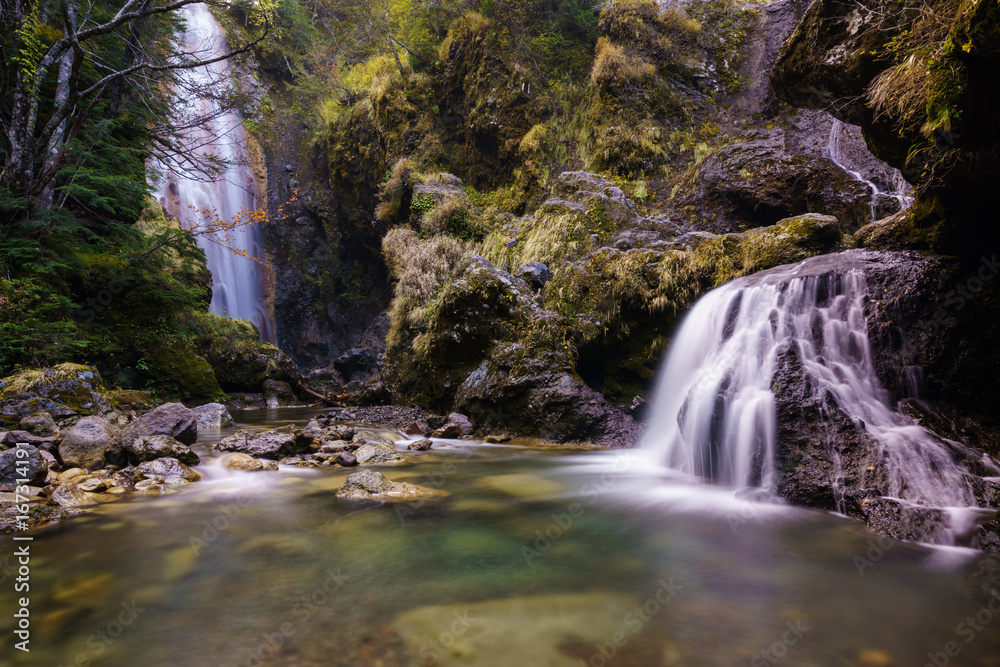 Fototapeta premium 秋の三本滝