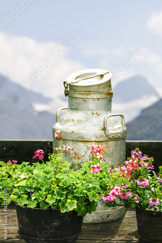 Milchkanne in den Bergen