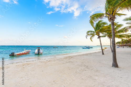 Fototapeta Naklejka Na Ścianę i Meble -  Beautiful white sand beach in Akumal, Mexico - paradise bay Beach in Quintana Roo - caribbean coast - sunset at Riviera Maya