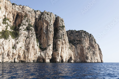 Fototapeta Naklejka Na Ścianę i Meble -  Italien Sardinien Steileklippen Küste