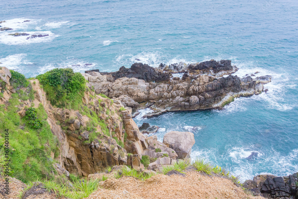 Φωτογραφία The coastline with cliff and the rock in Cu Lao Xanh island Qui Nhon Vietnam