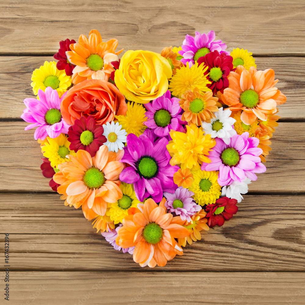 Herz aus Blumen StockFoto Adobe Stock