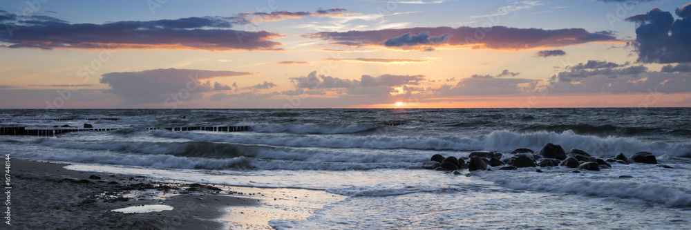 Naklejka premium Abendstimmung an der Ostseeküste, Ostseebad Kühlungsborn, Mecklenburg-Vorpommern, Deutschland, Europa