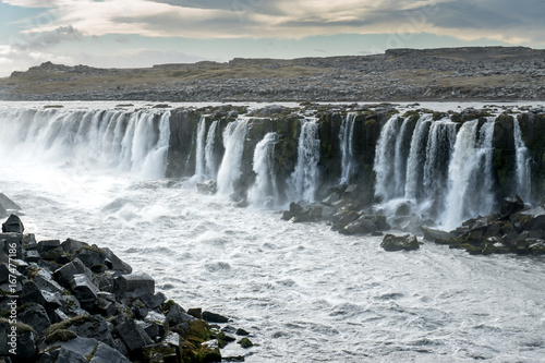 Beeindruckender Selfoss Wasserfall  J  kuls      Fj  llum Schluch  Island