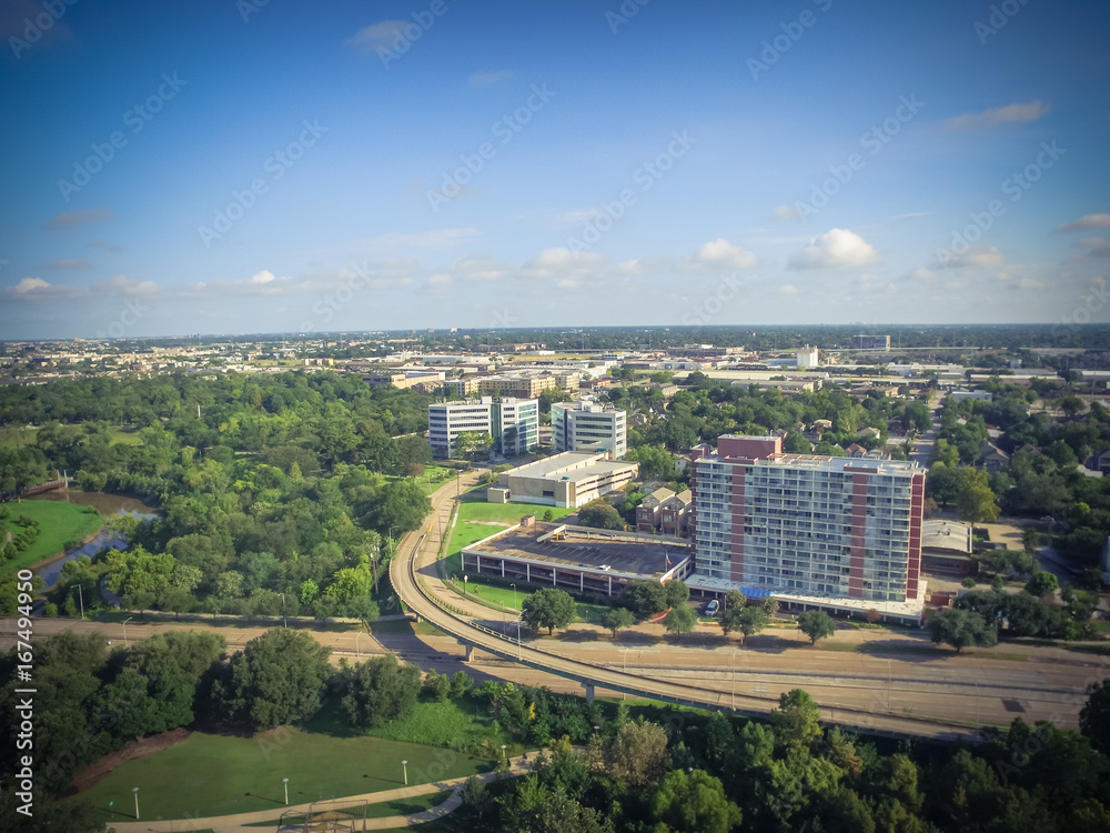 Φωτογραφία Aerial view of Washington heights ward from Eleanor Tinsley Park, with Buffalo Bayou river and Intersection of Memorial Dr and Sawyer St