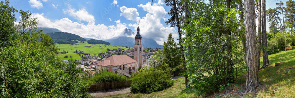 Panorama Urlaubsort Kastelruth in Südtirol