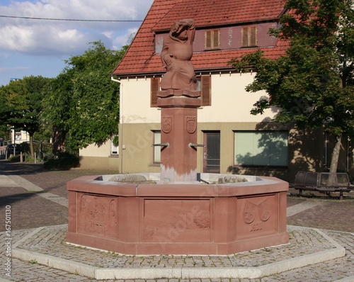 Marktplatzbrunnen auf dem Marktplatz in der Gemeinde Weissach photo