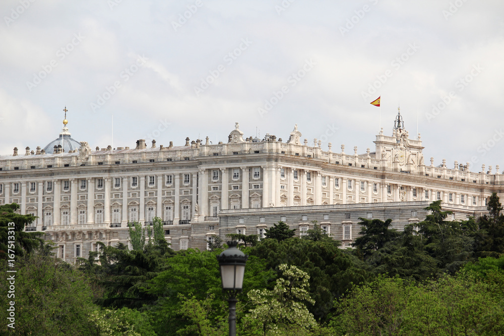 Fototapeta premium The Royal Palace of Madrid, Spain 