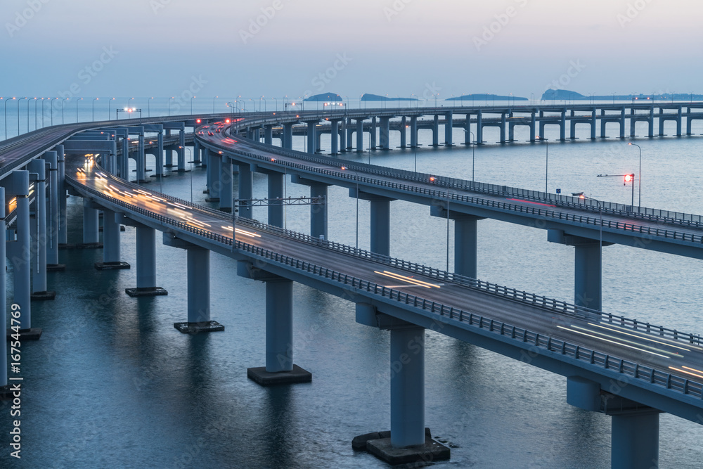 Dalian Cross-Sea Bridge at dusk.