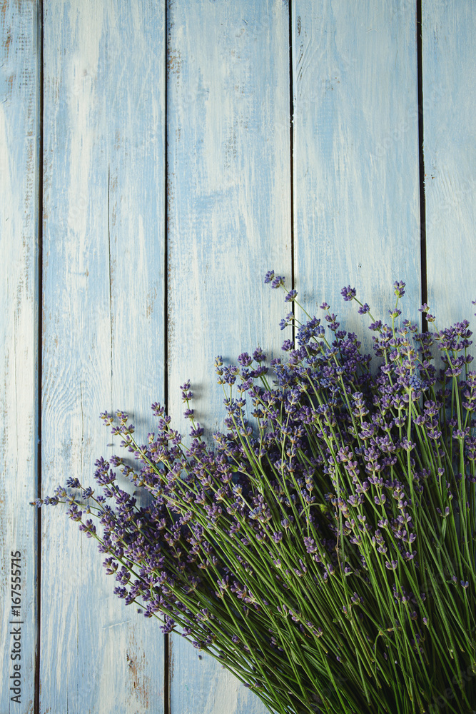 Fototapeta premium Lavender on wood