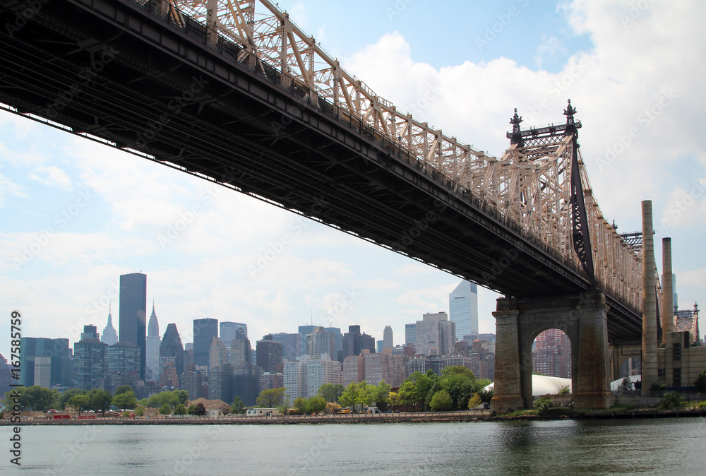 Obraz premium Blick auf Queensboro Bridge New York