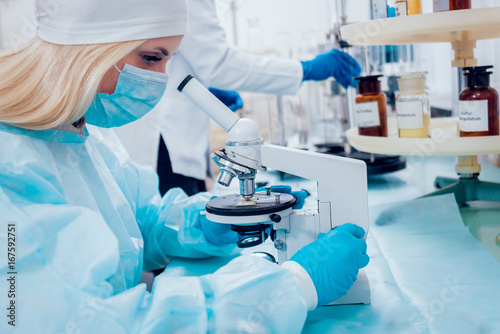 Science technician at work in the laboratory.