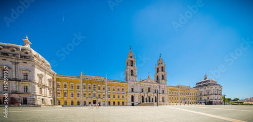 Portugal: el Convento Real y Palacio de Mafra, palacio barroco y neoclásico - monasterio al lado de Lisboa