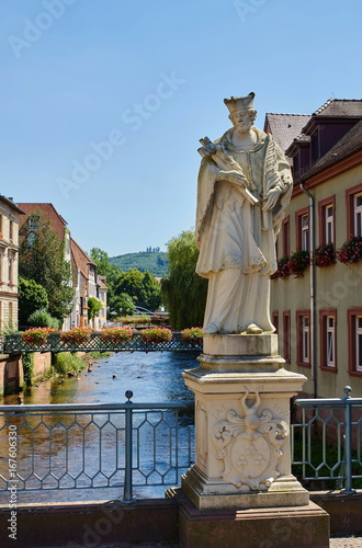 Statue des heiligen Nepomuk auf der Albbrücke in Ettlingen