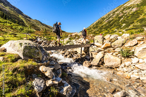 Wanderer auf dem Weg zum Pfitscher Joch