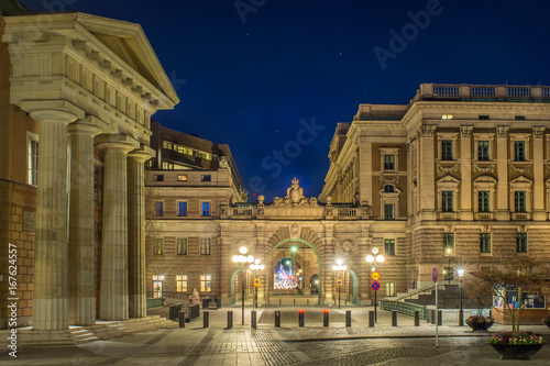 Photography Mynttorget i Gamla stan med Riksdagshuset på andra sidan Stallbron