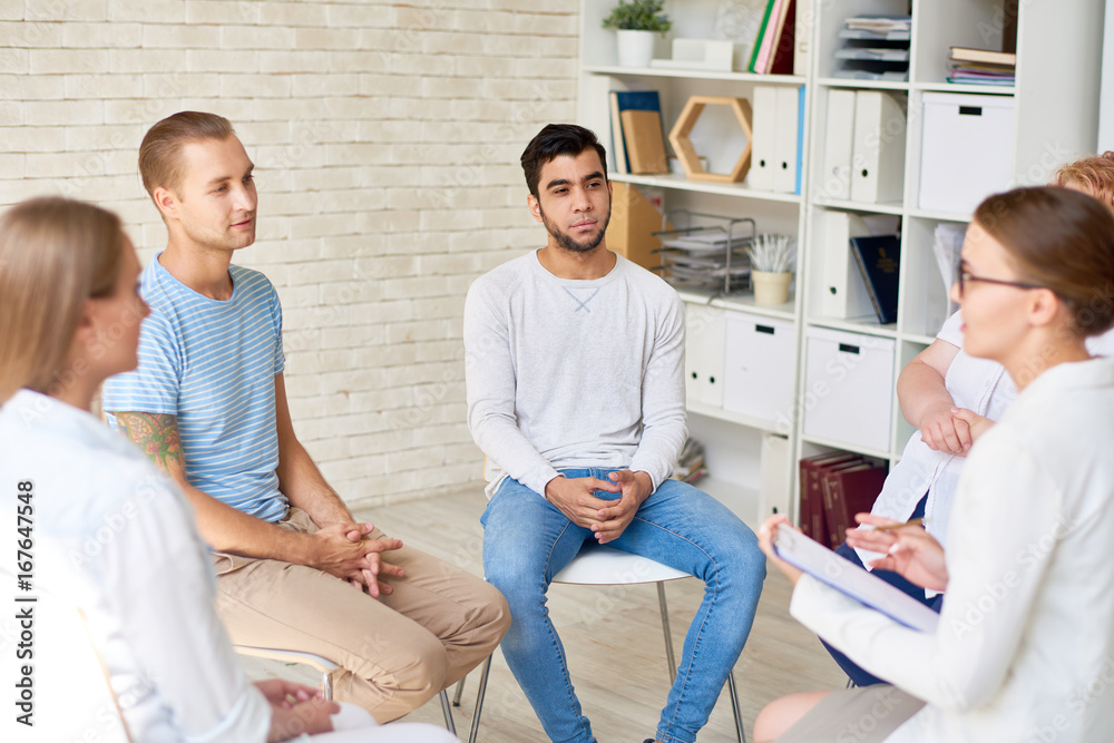 Obraz premium Group Therapy Session For Young people