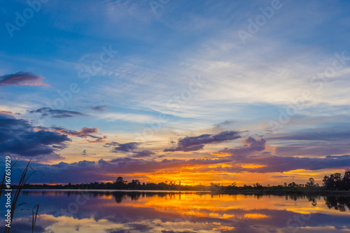 sky at sunset on the lake