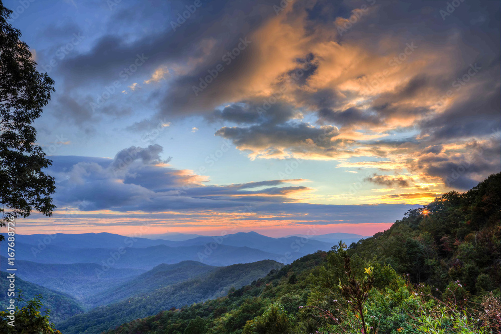 Fototapeta premium colorful sunset in Smoky Mountains