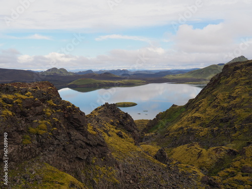 Lac au creux de la montagne (Islande, Landmannalaugar)