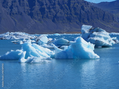 Entre montagne, glacier et icebergs (Jökulsarlon, Islande)