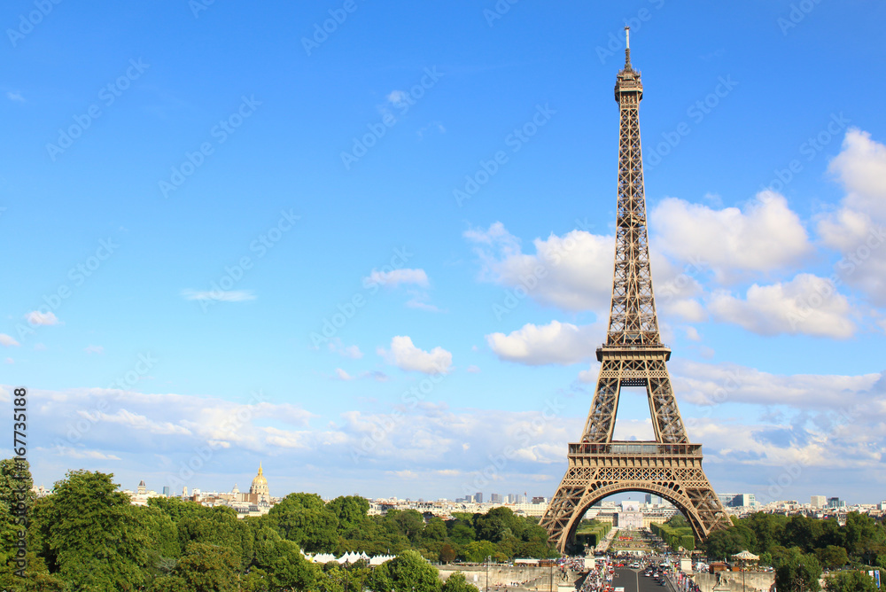 Fototapeta premium PARIS, JULY 2017: Aerial view of Paris with the eiffel tower.